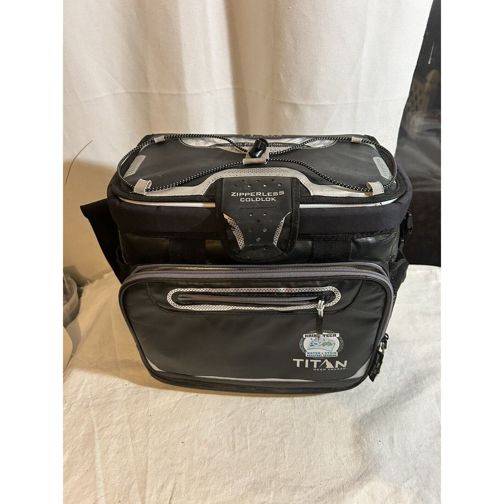 Arctic Zone Titan Deep Freeze Zipperless Coldlok Can Cooler Black